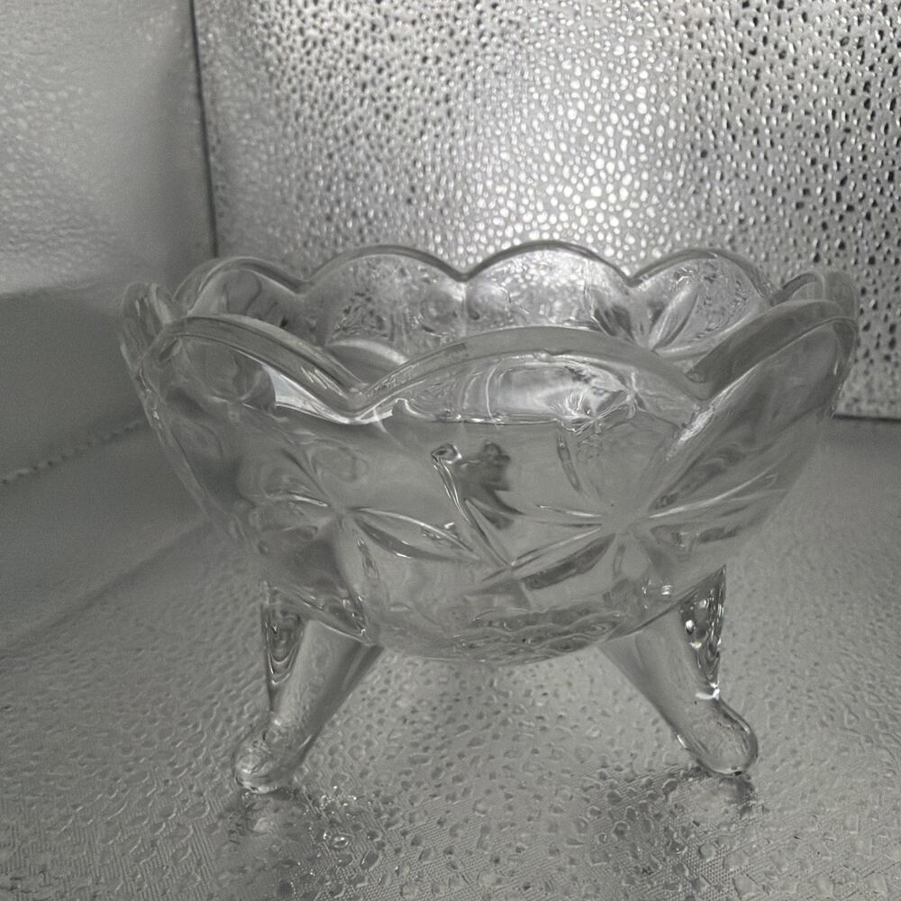 Vintage Crystal Candy Trinket Bowl With Star & Leaf Design